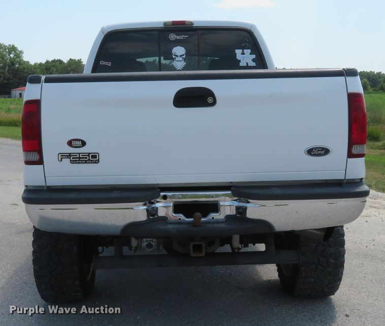 image for item FP9306 2004 Ford F250 Super Duty Lariat  Crew Cab pickup truck