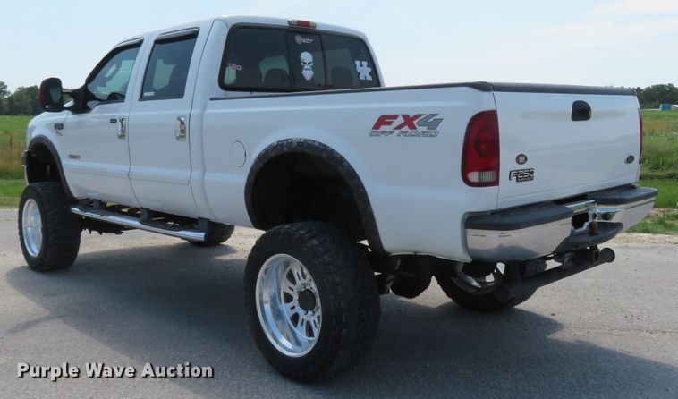 image for item FP9306 2004 Ford F250 Super Duty Lariat  Crew Cab pickup truck