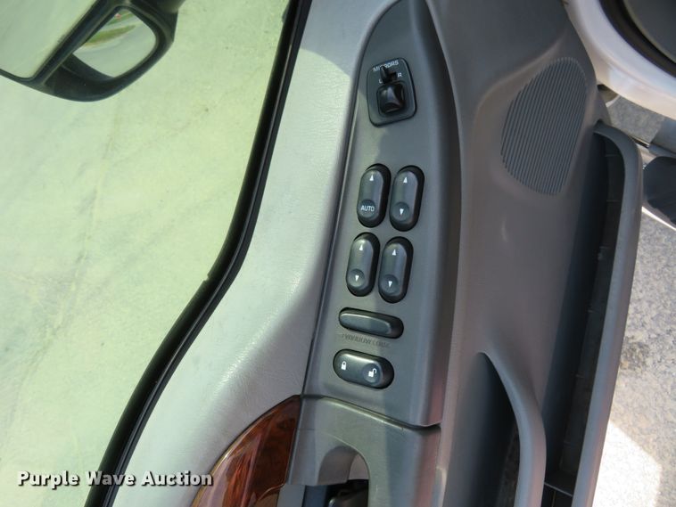 image for item FP9306 2004 Ford F250 Super Duty Lariat  Crew Cab pickup truck