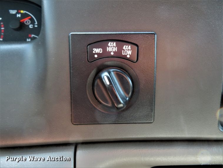 image for item FP9306 2004 Ford F250 Super Duty Lariat  Crew Cab pickup truck