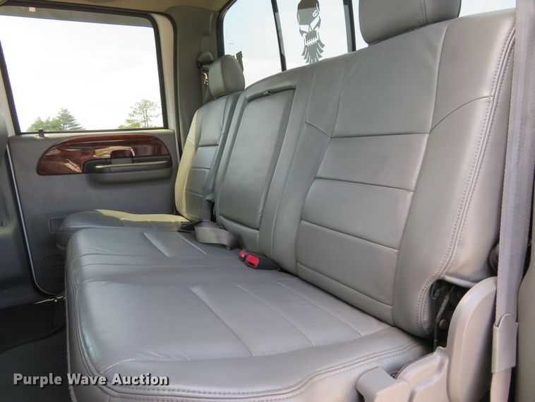 image for item FP9306 2004 Ford F250 Super Duty Lariat  Crew Cab pickup truck