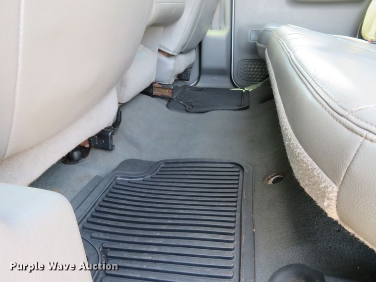 image for item FP9306 2004 Ford F250 Super Duty Lariat  Crew Cab pickup truck