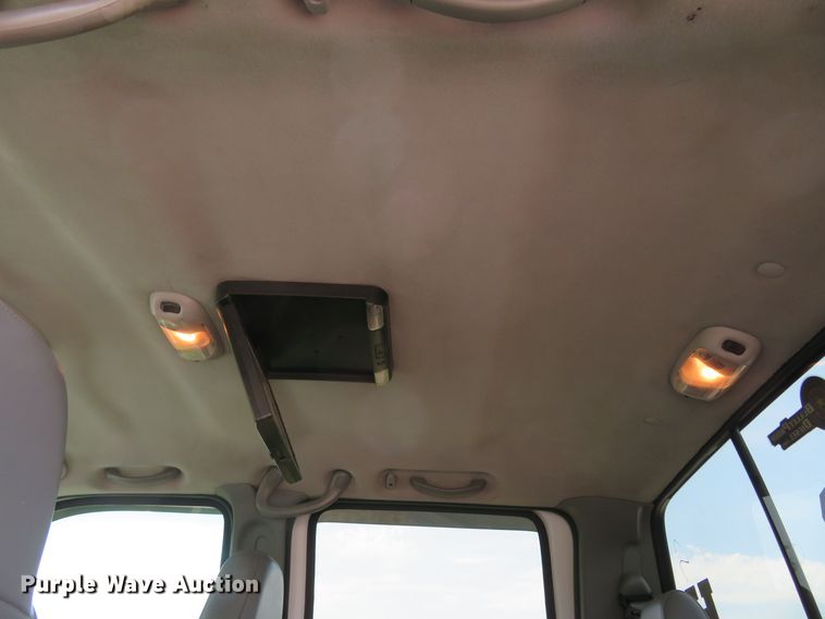 image for item FP9306 2004 Ford F250 Super Duty Lariat  Crew Cab pickup truck