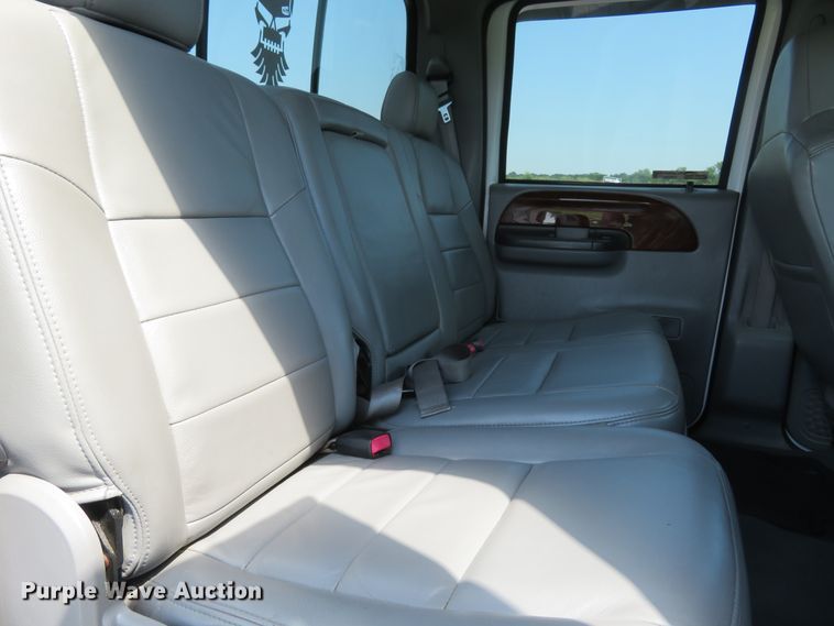 image for item FP9306 2004 Ford F250 Super Duty Lariat  Crew Cab pickup truck