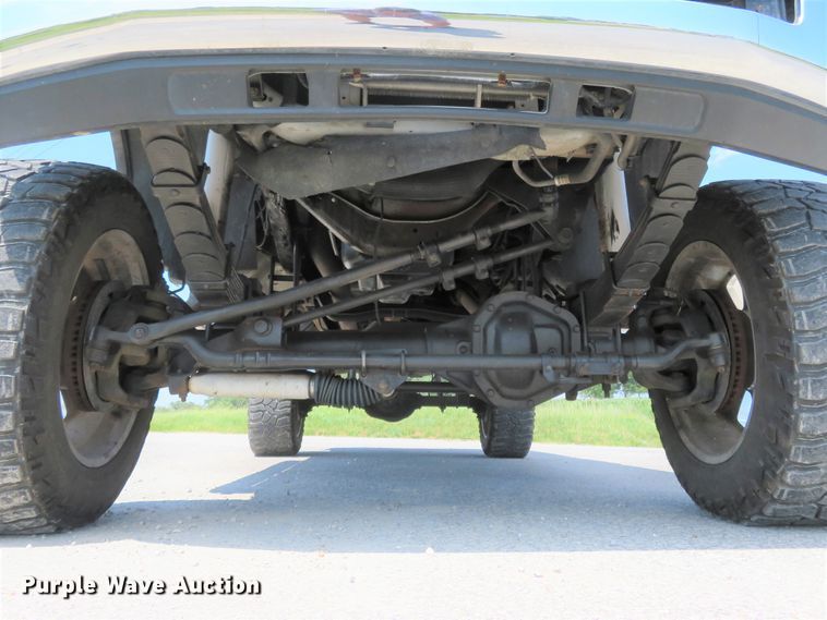 image for item FP9306 2004 Ford F250 Super Duty Lariat  Crew Cab pickup truck