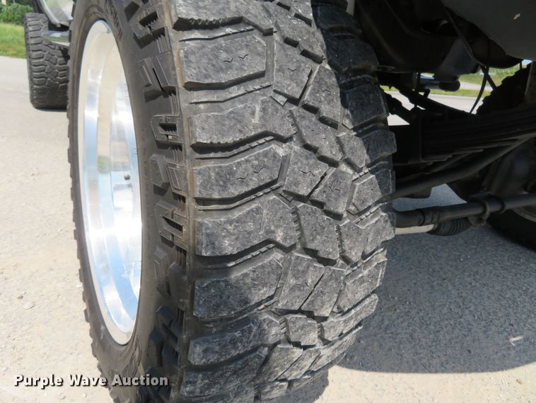 image for item FP9306 2004 Ford F250 Super Duty Lariat  Crew Cab pickup truck