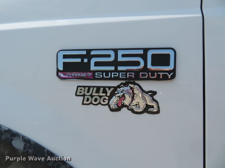 image for item FP9306 2004 Ford F250 Super Duty Lariat  Crew Cab pickup truck