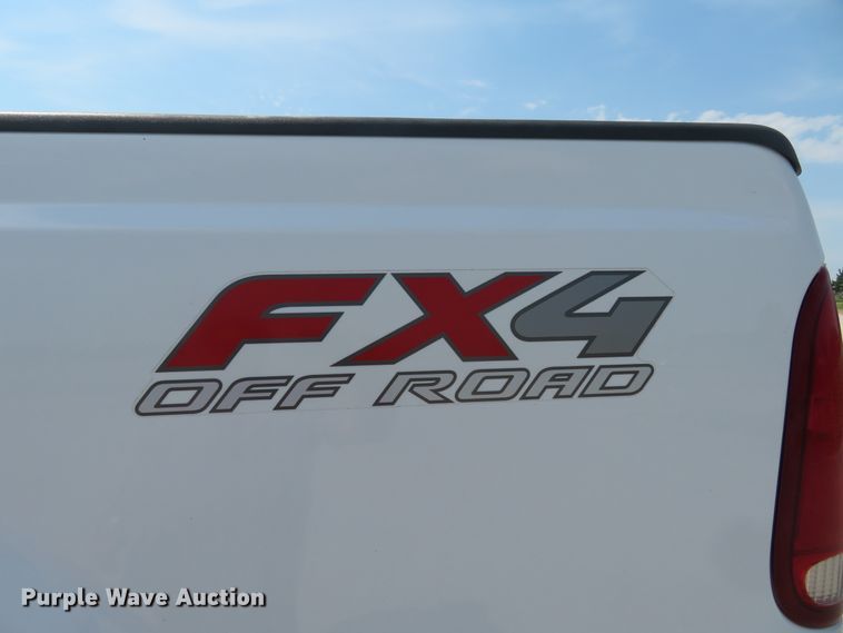 image for item FP9306 2004 Ford F250 Super Duty Lariat  Crew Cab pickup truck