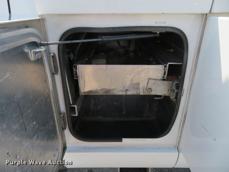 image for item FP9307 2015 Ford F550 Super Duty XLT  tow truck