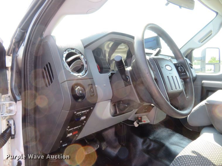 image for item FP9307 2015 Ford F550 Super Duty XLT  tow truck