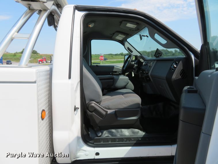 image for item FP9307 2015 Ford F550 Super Duty XLT  tow truck