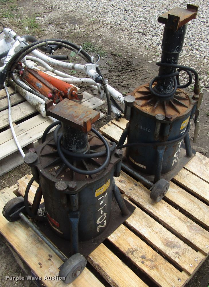 image for item GC9985 (2) Walker air jacks