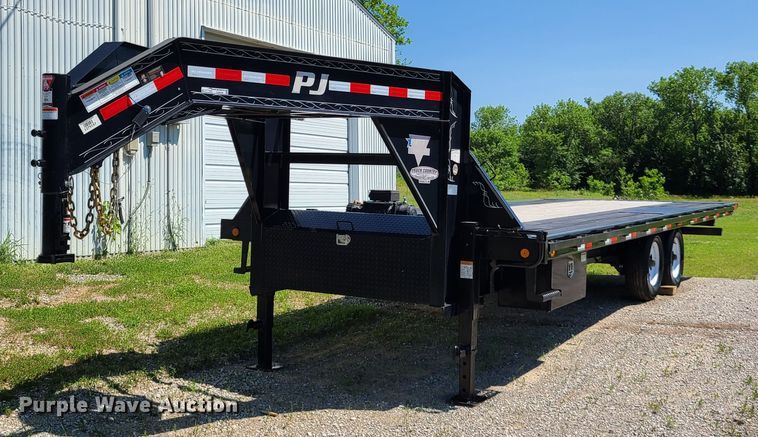 image for item GO9438 2018 PJ Trailer  tilt deck equipment trailer