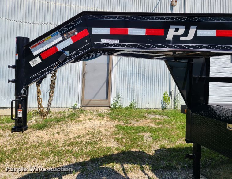 image for item GO9438 2018 PJ Trailer  tilt deck equipment trailer