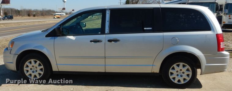 image for item GT9629 2008 Chrysler Town & Country  van