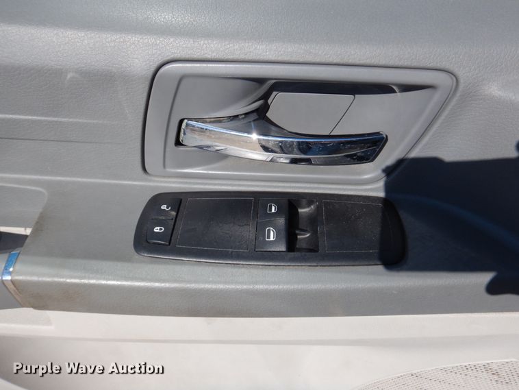 image for item GT9629 2008 Chrysler Town & Country  van