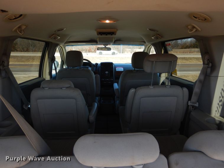image for item GT9629 2008 Chrysler Town & Country  van