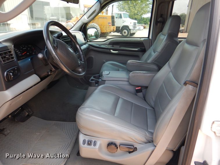 image for item HC9309 2005 Ford Excursion  SUV