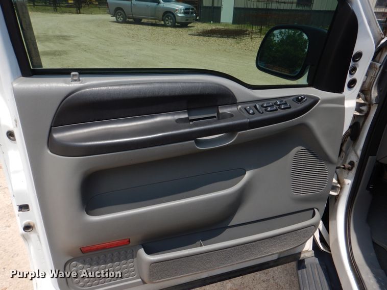 image for item HC9309 2005 Ford Excursion  SUV