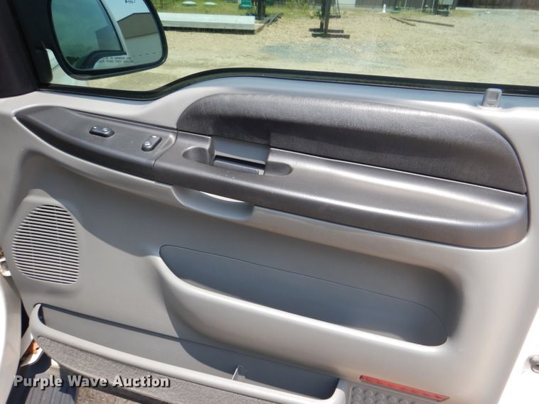 image for item HC9309 2005 Ford Excursion  SUV