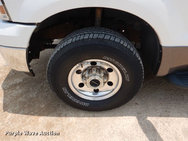 image for item HC9309 2005 Ford Excursion  SUV