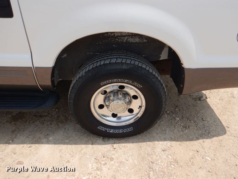 image for item HC9309 2005 Ford Excursion  SUV