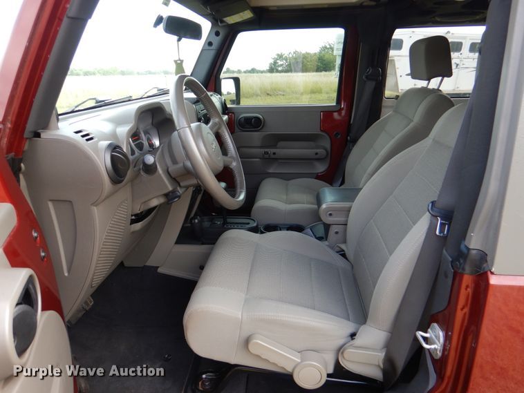 image for item HC9316 2007 Jeep Wrangler Sahara  SUV