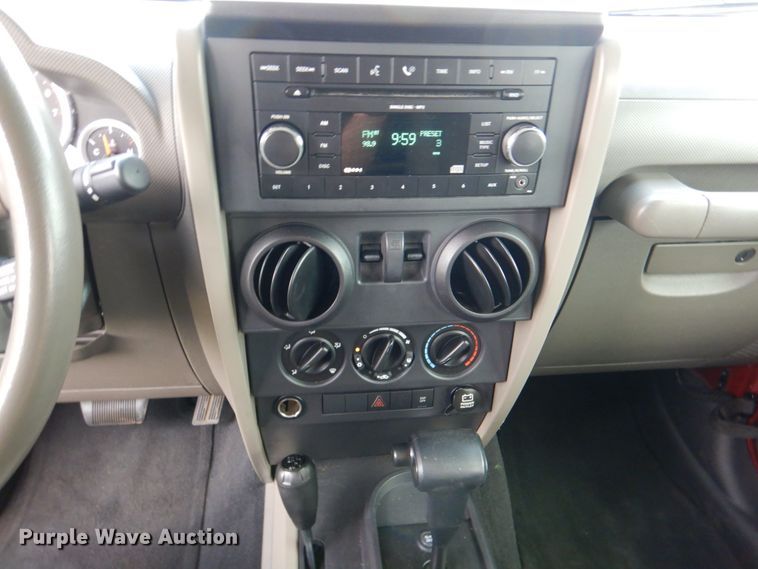 image for item HC9316 2007 Jeep Wrangler Sahara  SUV