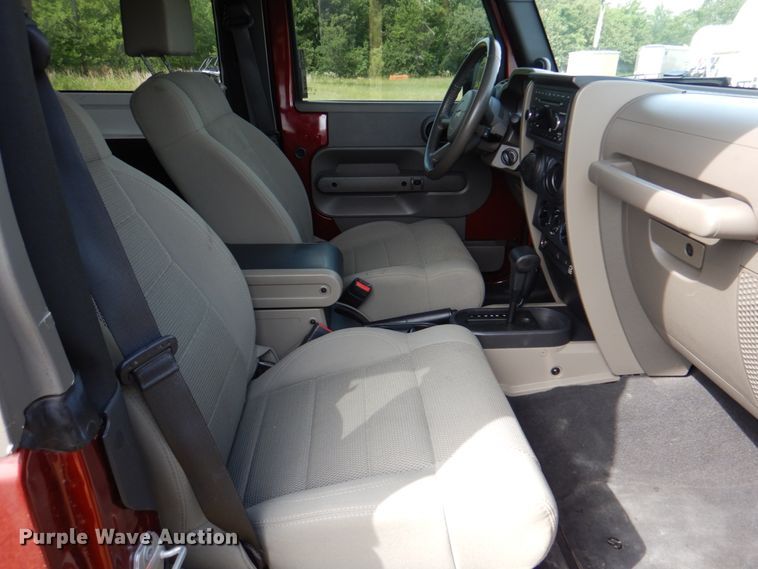 image for item HC9316 2007 Jeep Wrangler Sahara  SUV