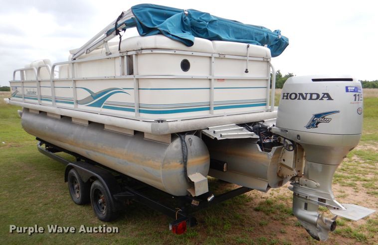 image for item HC9319 2006 Beachcomber  pontoon boat