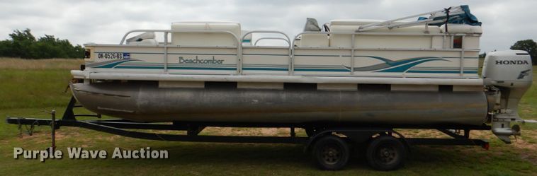 image for item HC9319 2006 Beachcomber  pontoon boat