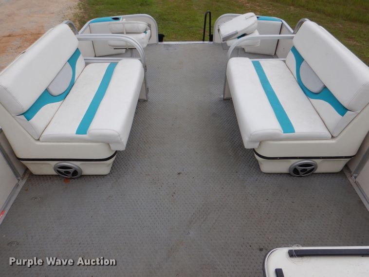 image for item HC9319 2006 Beachcomber  pontoon boat