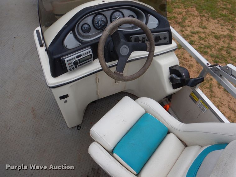 image for item HC9319 2006 Beachcomber  pontoon boat