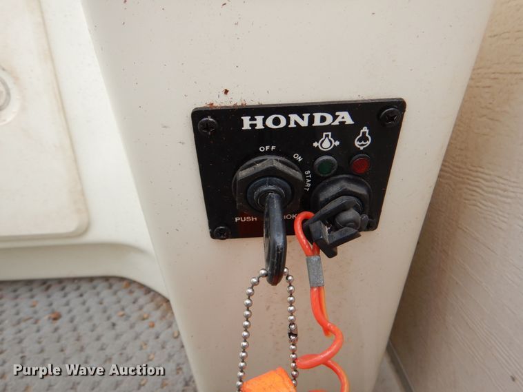 image for item HC9319 2006 Beachcomber  pontoon boat