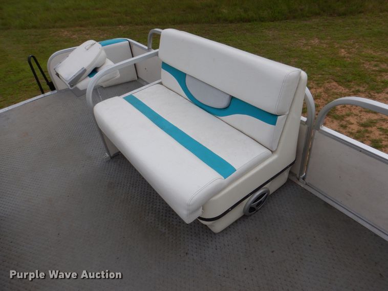 image for item HC9319 2006 Beachcomber  pontoon boat