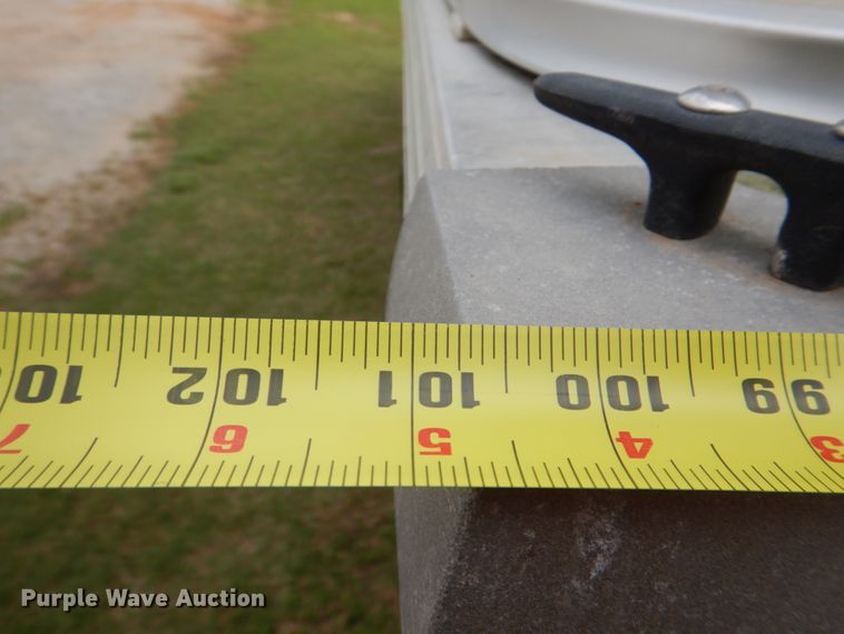 image for item HC9319 2006 Beachcomber  pontoon boat