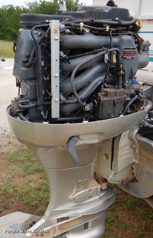 image for item HC9319 2006 Beachcomber  pontoon boat