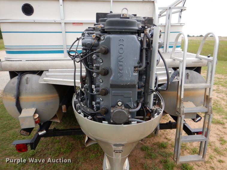 image for item HC9319 2006 Beachcomber  pontoon boat