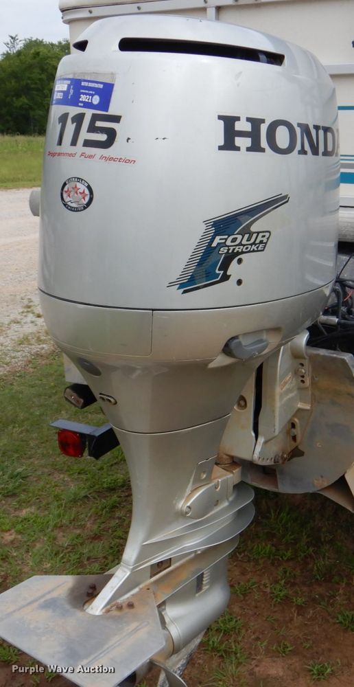 image for item HC9319 2006 Beachcomber  pontoon boat