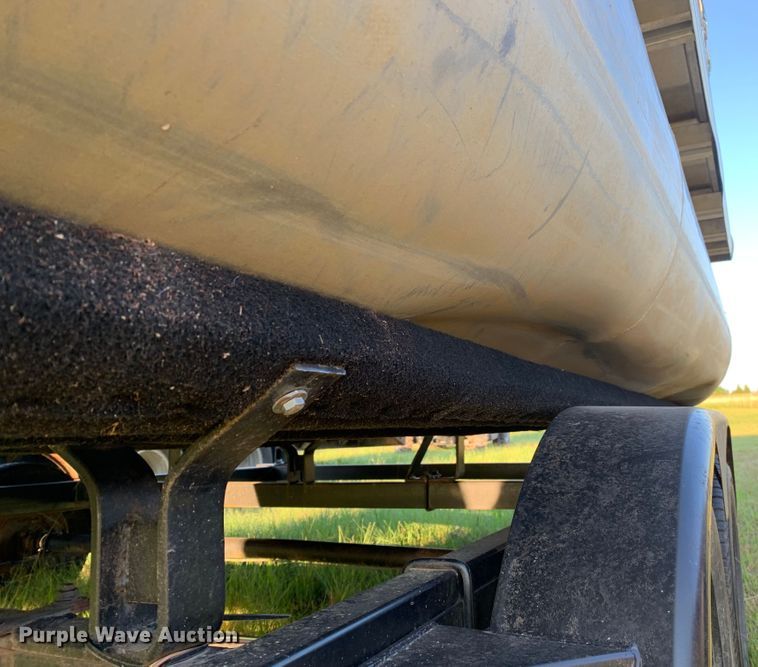 image for item HC9319 2006 Beachcomber  pontoon boat