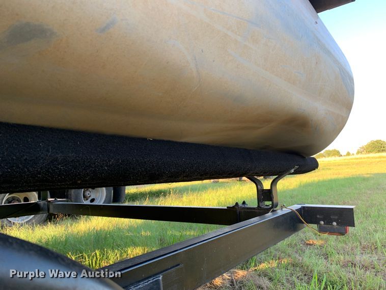 image for item HC9319 2006 Beachcomber  pontoon boat