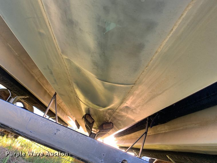 image for item HC9319 2006 Beachcomber  pontoon boat