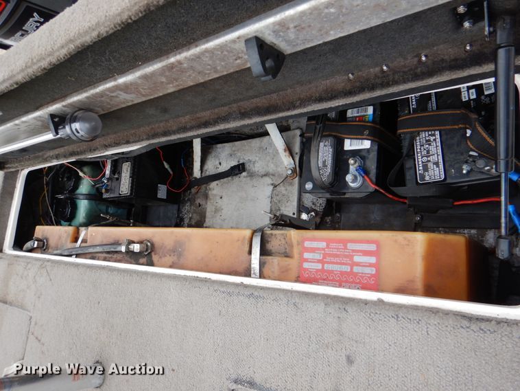 image for item HC9320 1995 Nitro 180  boat