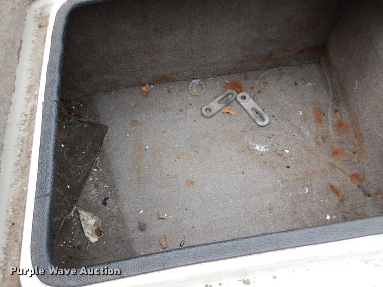 image for item HC9320 1995 Nitro 180  boat