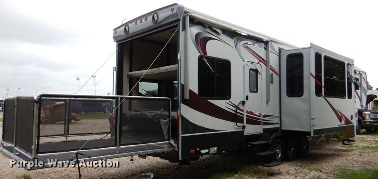 image for item HC9321 2012 Heartland 3800 Cyclone  camper