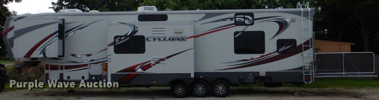 image for item HC9321 2012 Heartland 3800 Cyclone  camper