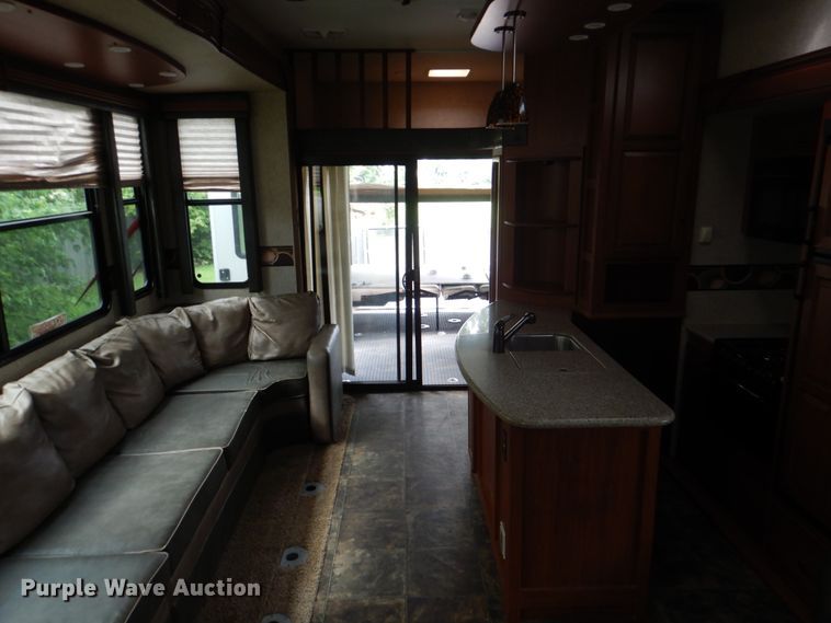 image for item HC9321 2012 Heartland 3800 Cyclone  camper