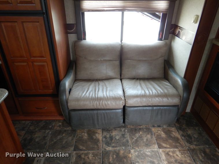 image for item HC9321 2012 Heartland 3800 Cyclone  camper