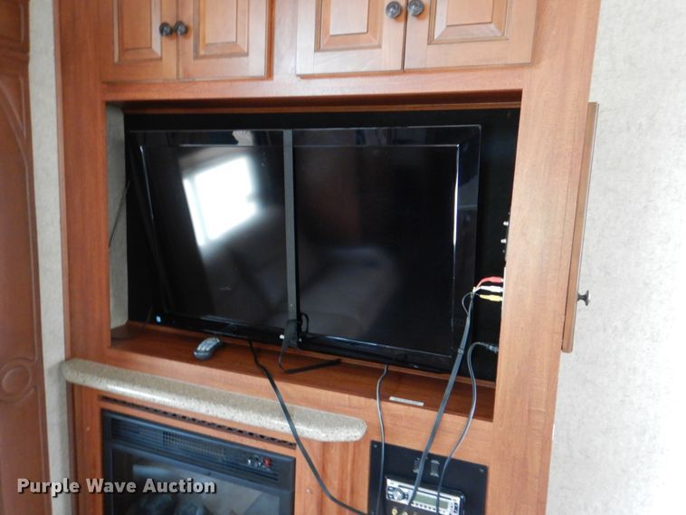 image for item HC9321 2012 Heartland 3800 Cyclone  camper