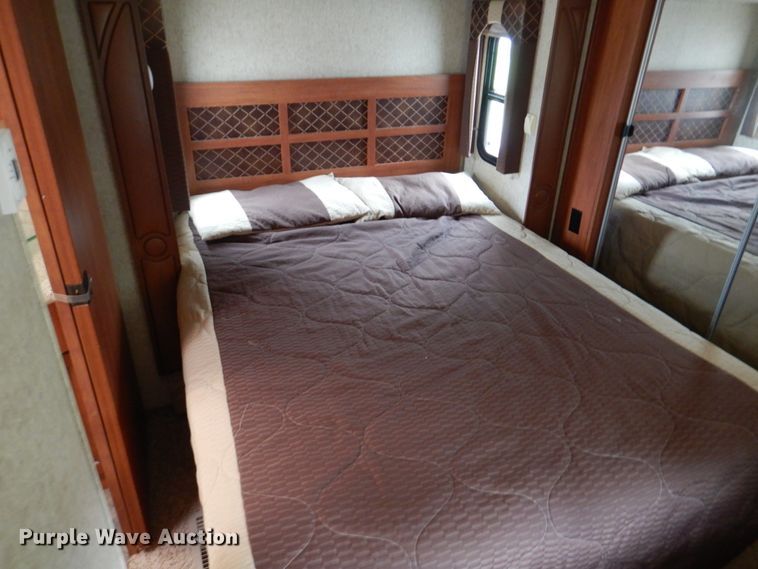 image for item HC9321 2012 Heartland 3800 Cyclone  camper